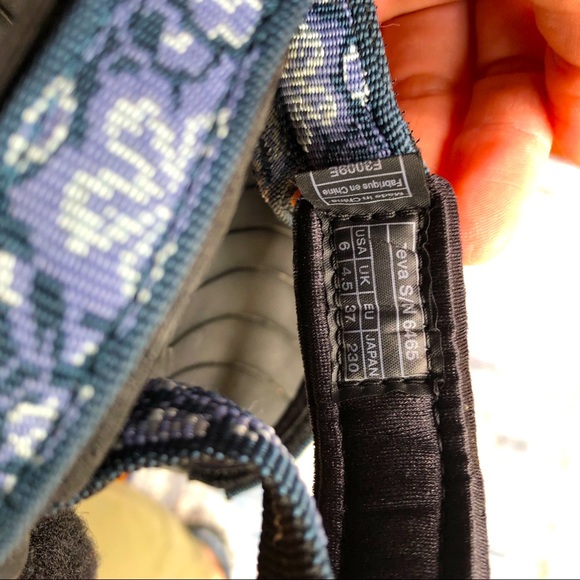 Teva Hurricane Sandals with Blue Hibiscus Straps - Picture 11 of 14